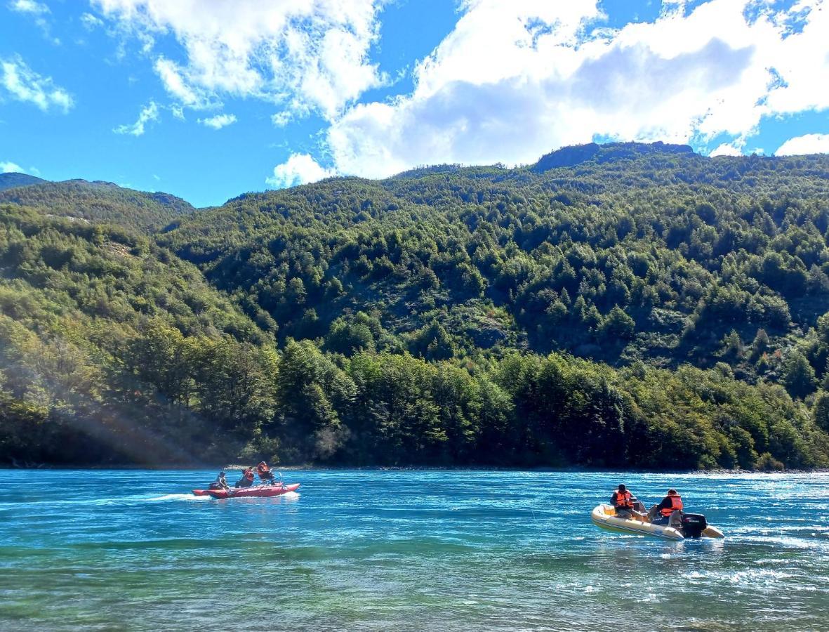 Cabanas Rapidos Del Rio Baker Puerto Bertrand ภายนอก รูปภาพ