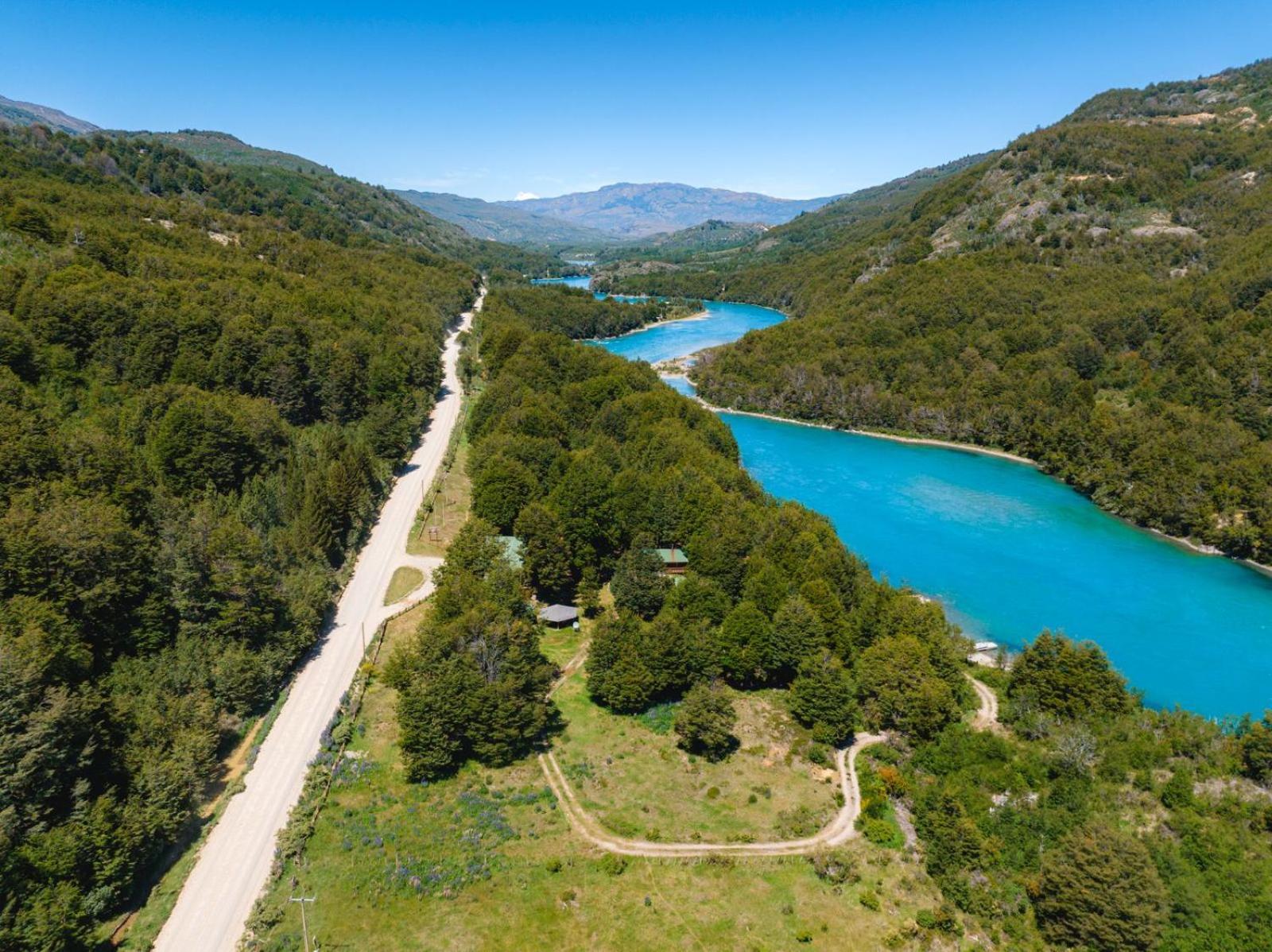 Cabanas Rapidos Del Rio Baker Puerto Bertrand ภายนอก รูปภาพ